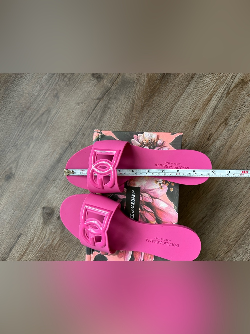 Dolce & Gabbana Slide Sandals - Picture 4 of 4